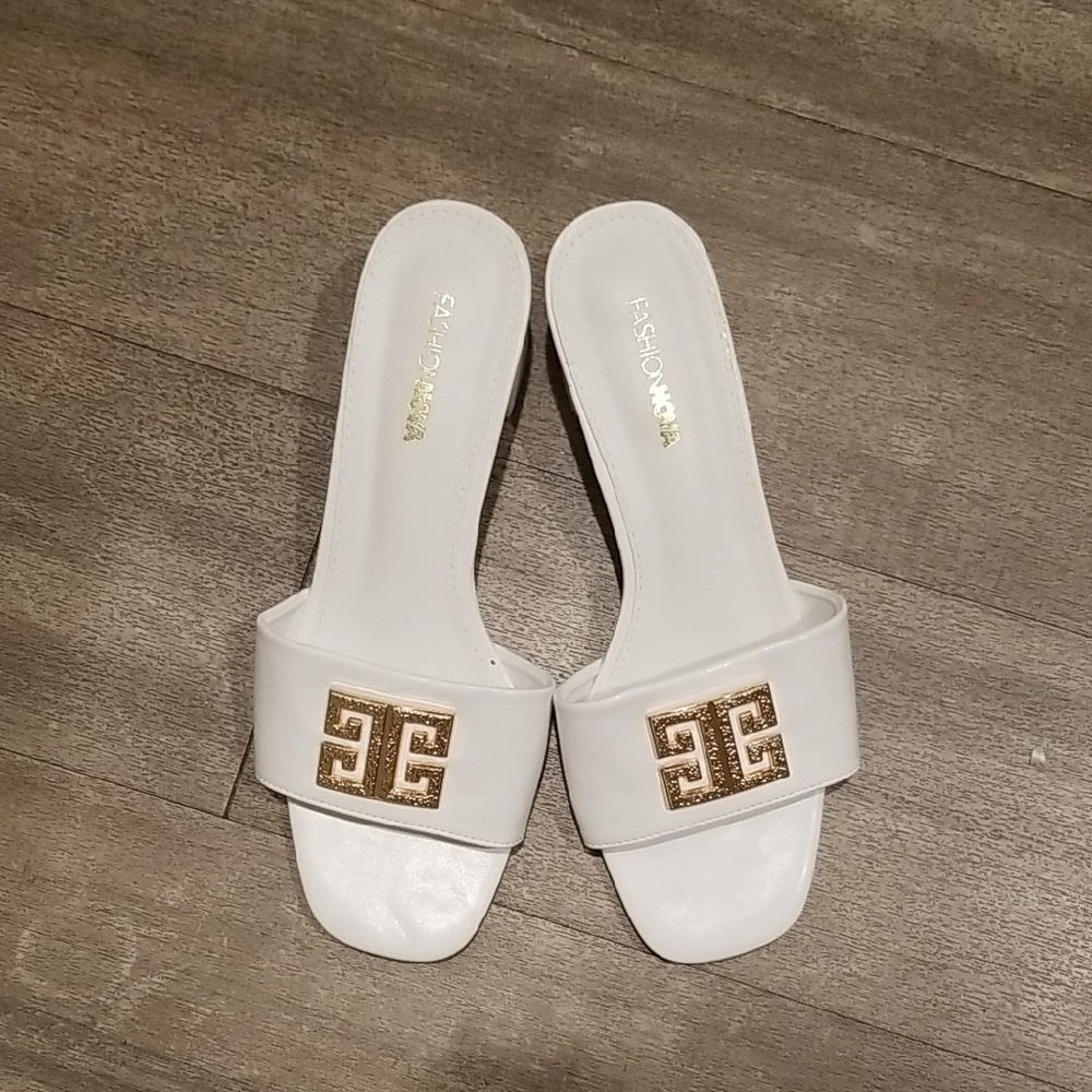 Fashion Nova White Slide Gold Logo Sandals Size 8